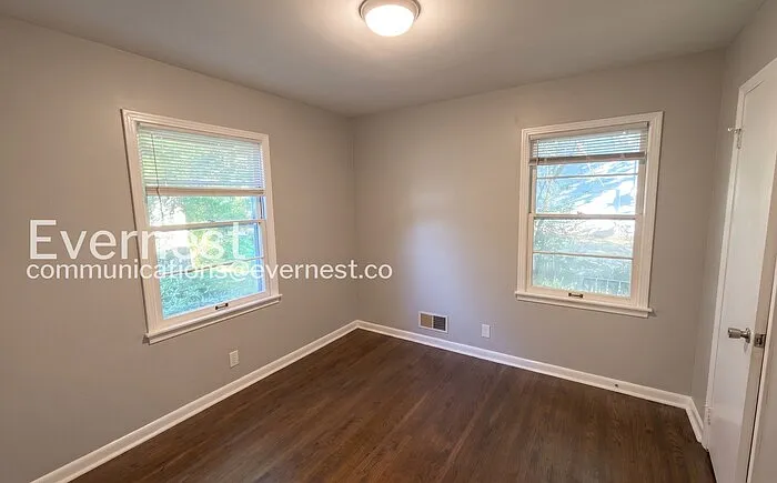 2348 2nd St NE — Photo 7