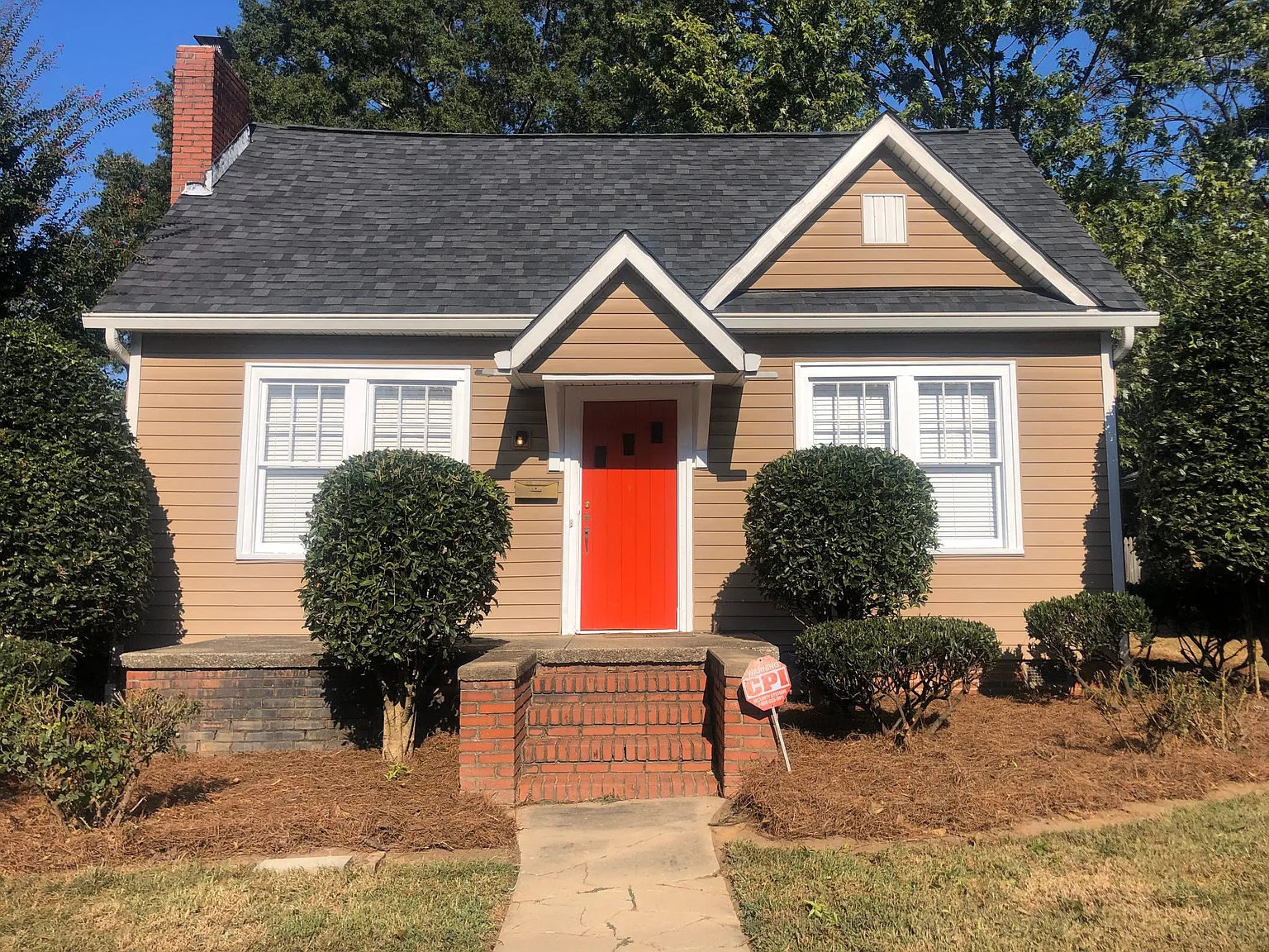 2132 Scott Avenue — Photo 1