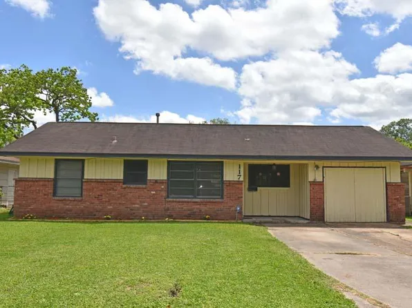 117 Pin Oak St, Lake Jackson, TX 77566