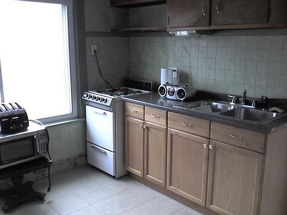 3rd image of 80 Roswell Ave