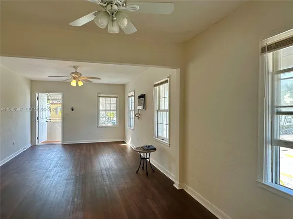 430 76th St #4, Miami Beach, FL 33141