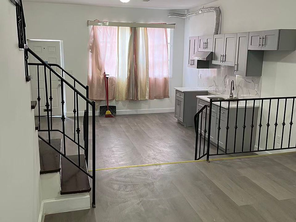 1st image of 719 W Moyamensing Ave