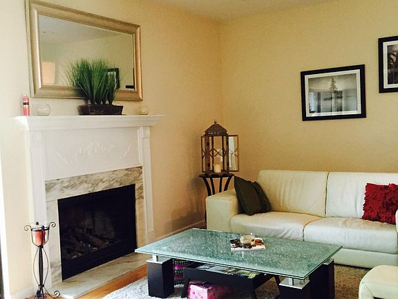 3rd image of 7373 Laurel Ct