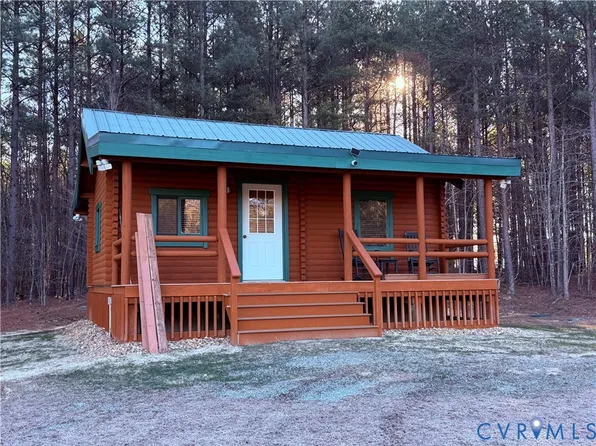 1692 Edmunds Rd, Gretna, VA 24557