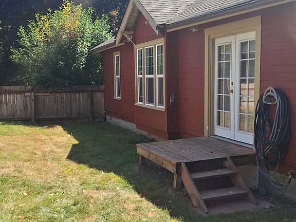 2nd image of 1303 Division St NW