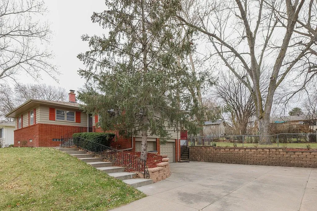 3 bed, 1612 sqft, $2,350 — Photo 3
