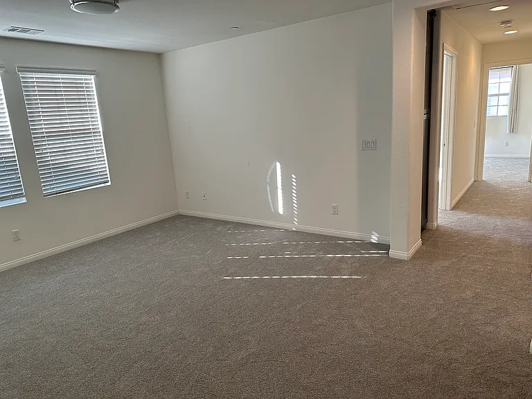 732 Huron Dr — Photo 6