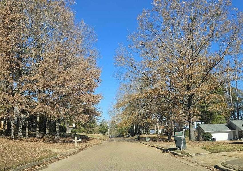 1st image of 708 Parker Dr