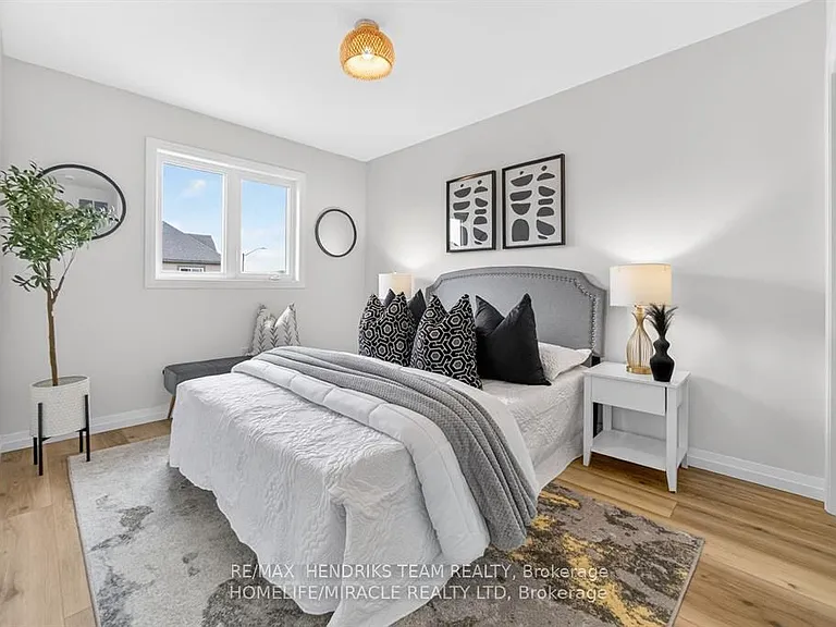 7353 Marvel Dr — Photo 20