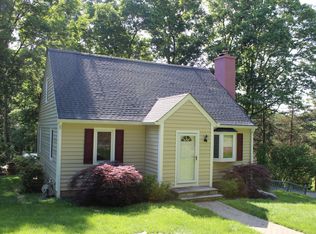 59 S Beechwood Rd, Bedford Hills, NY 10507