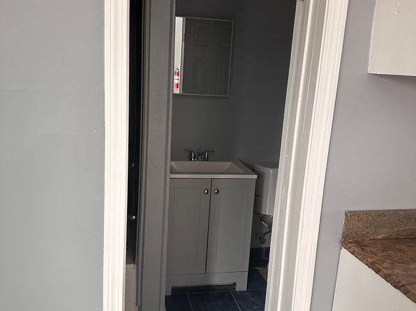 133 Nelson St #3E