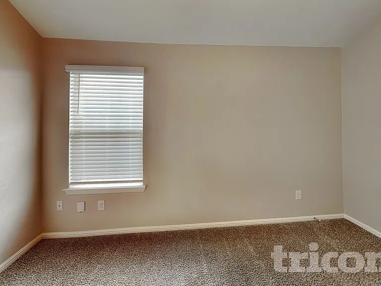 2305 Denmark Ln — Photo 10