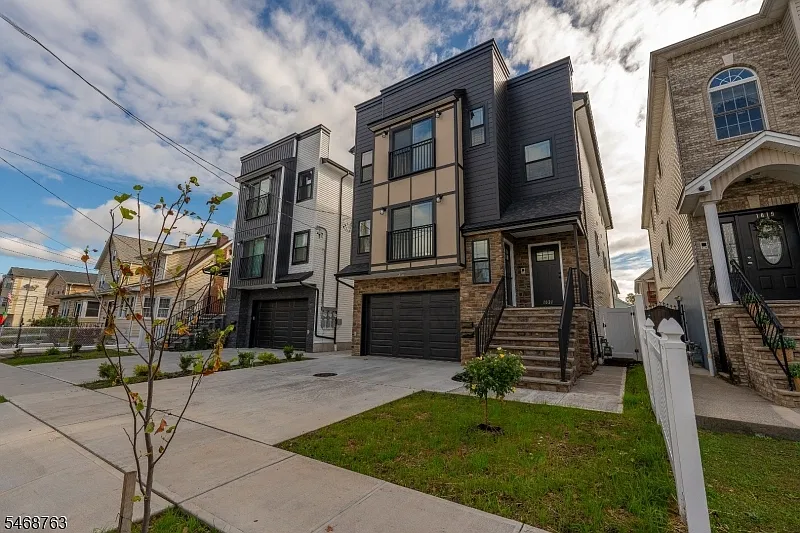 3 bed, 2.0 bath, $3,800 — Photo 1