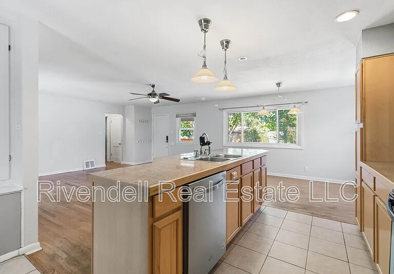 2279 Kendall St — Photo 3