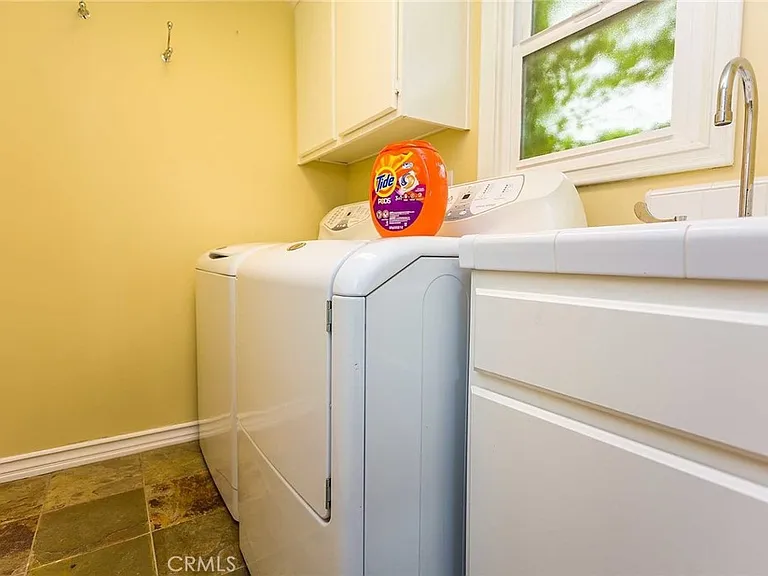507 J St — Photo 25
