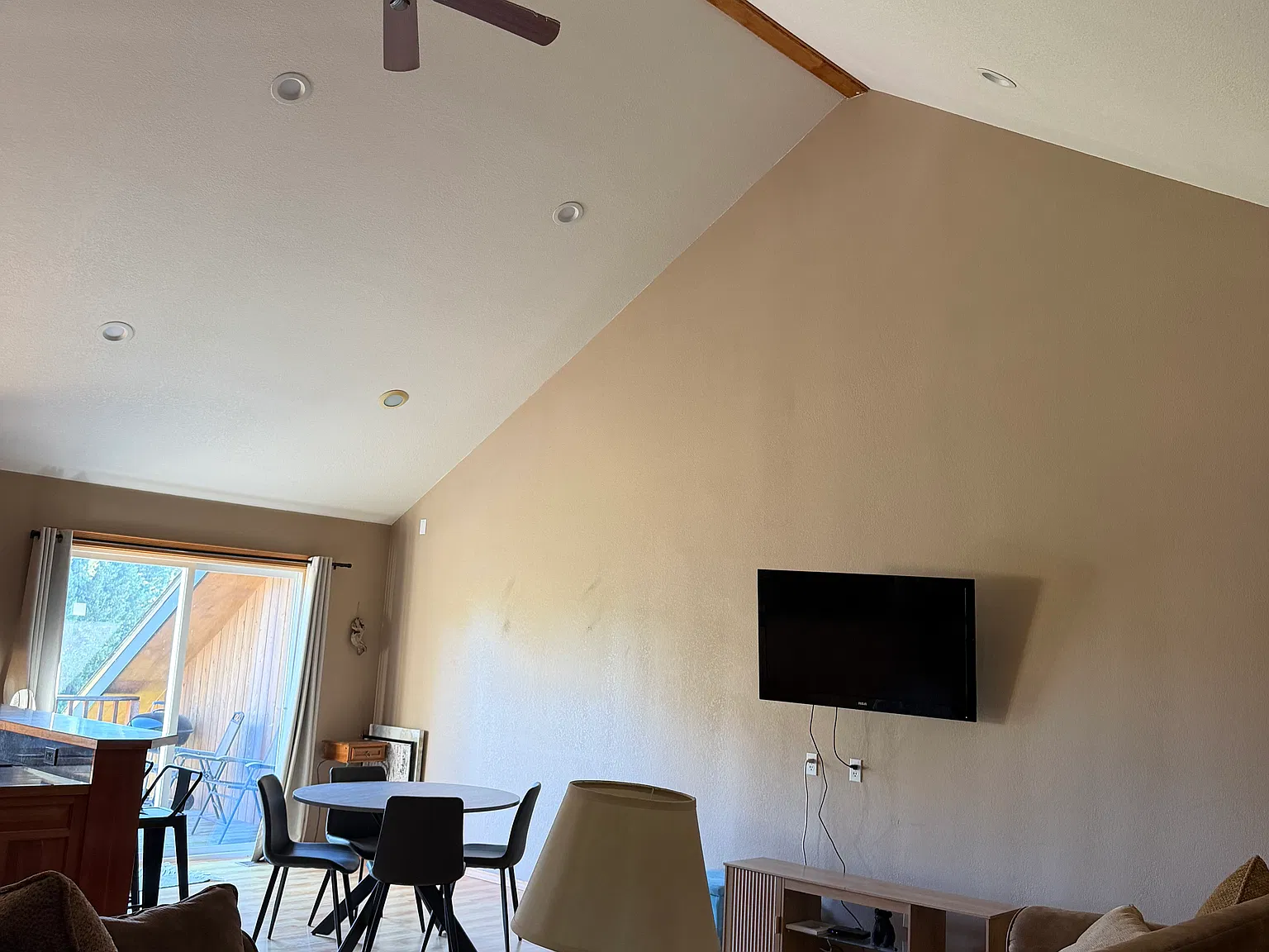 1 bed, 1100 sqft, $1,800 — Photo 4