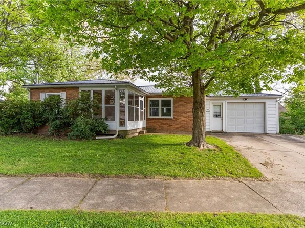 401 E Wilson Ave, Girard, OH 44420