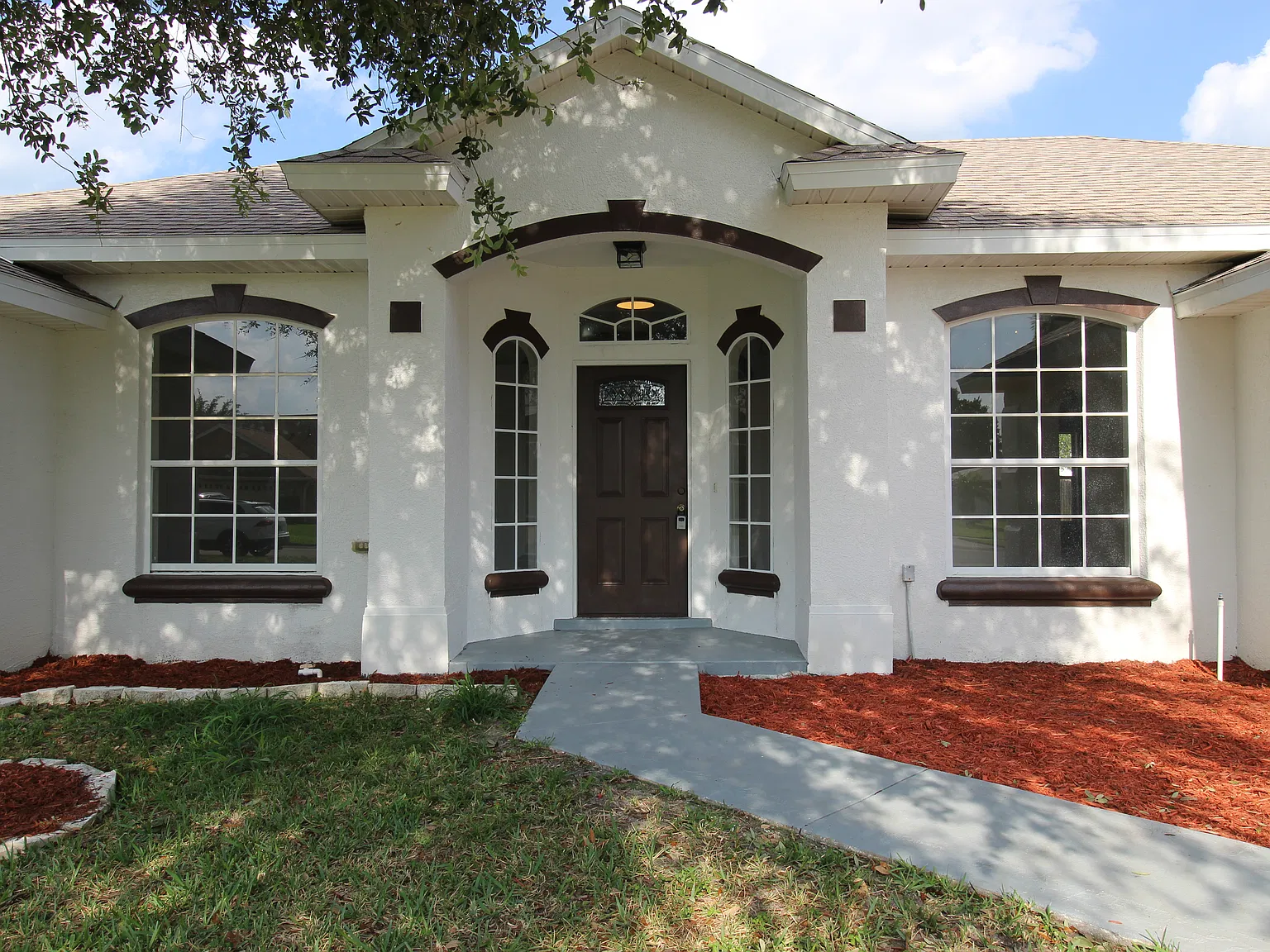 4 bed, 2008 sqft, $2,400 — Photo 2