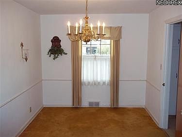 3rd image of 401 Adelaide Ave NE