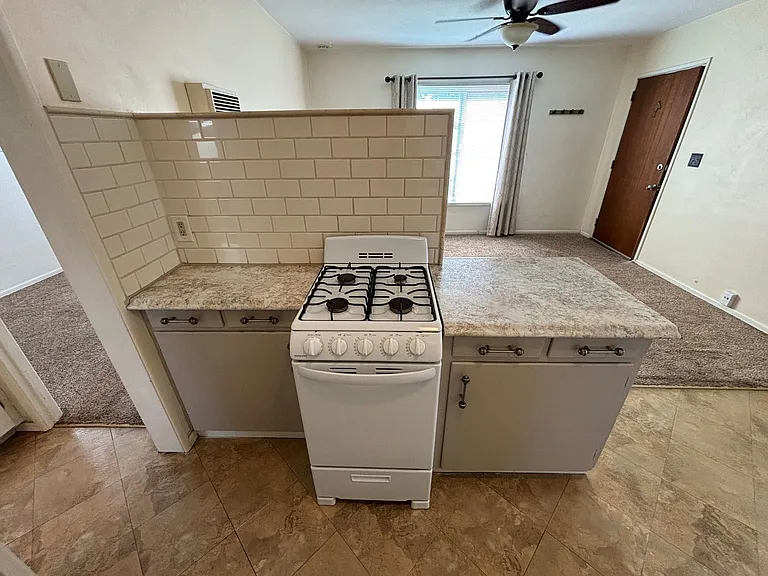 4527 Avon St — Photo 10