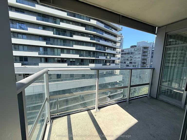 2191 Yonge St #1208 — Photo 8