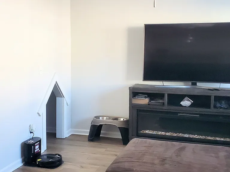 1052 Astoria Dr #MAIN — Photo 3