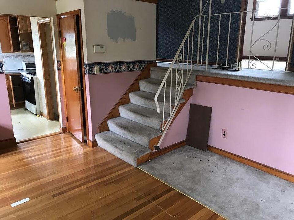 2nd image of 279 North Ave