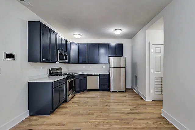 815 S Carpenter St #3R — Photo 3