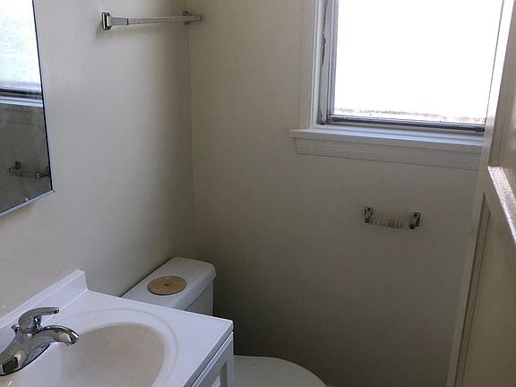 5th image of 4434 Linden Ave #1
