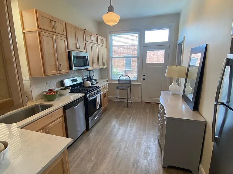4351 N Hermitage Ave #2N — Photo 2
