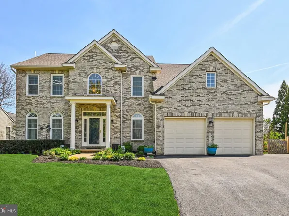 224 Creek Walk Dr, Walkersville, MD 21793
