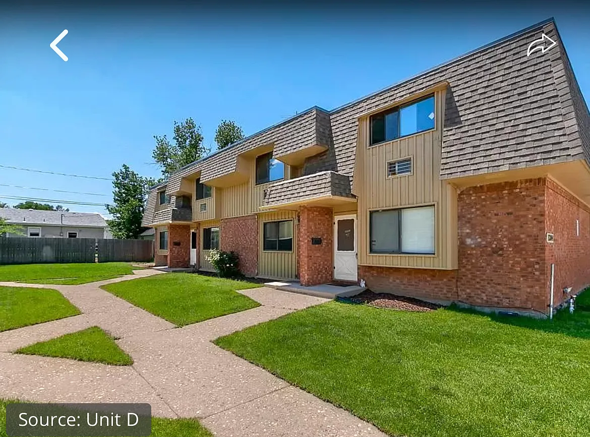 2 bed, 1.5 bath, 950 sqft, $1,300 — Photo 2