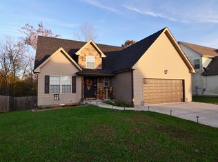 1169 Meachem Dr, Clarksville, TN 37042