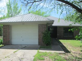 1031 N Ash St, Ada, OK 74820