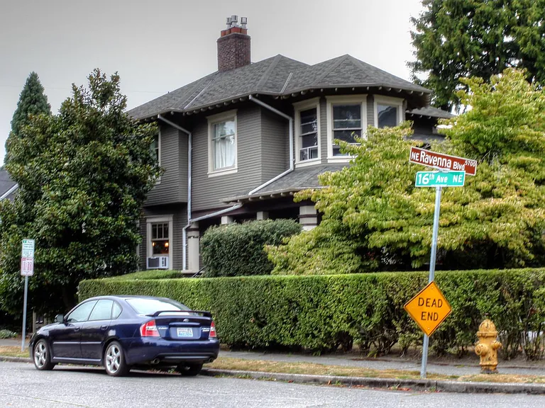 1602 NE Ravenna Blvd #B — Photo 1