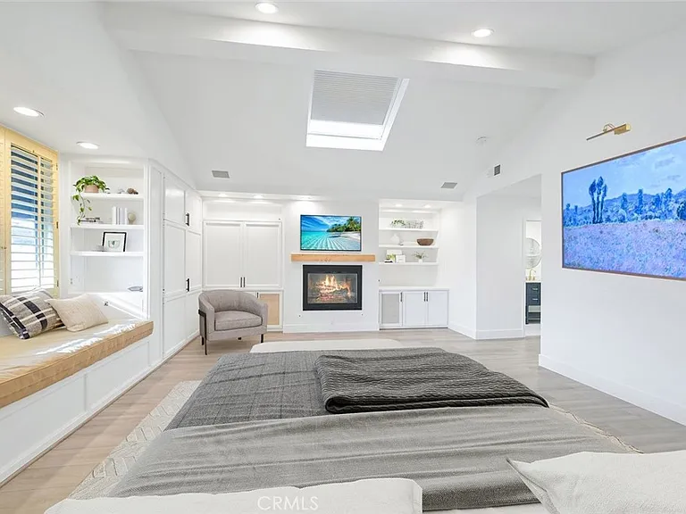 411 Goldenrod Ave #B — Photo 8