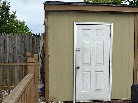5th image of 3526 Woodburne Dr