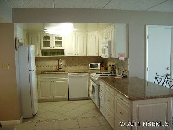 4th image of 2401 S Atlantic Ave APT A105