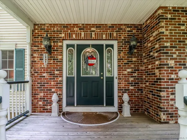 11 Emerald Ridge Court, Shelton, CT 06484