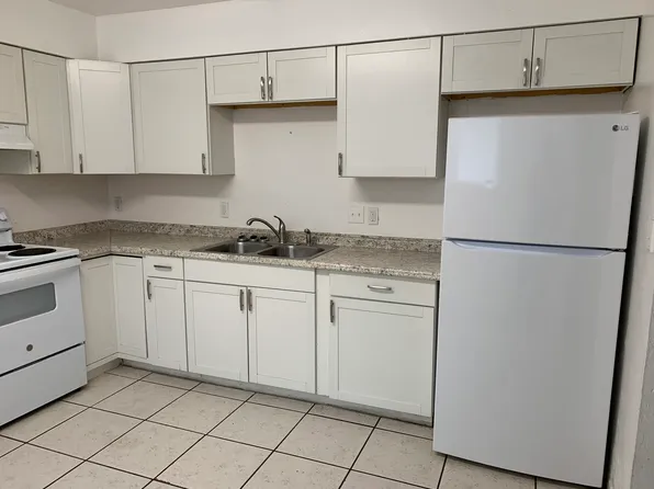 3215 SW 26th Ter, Gainesville, FL 32608