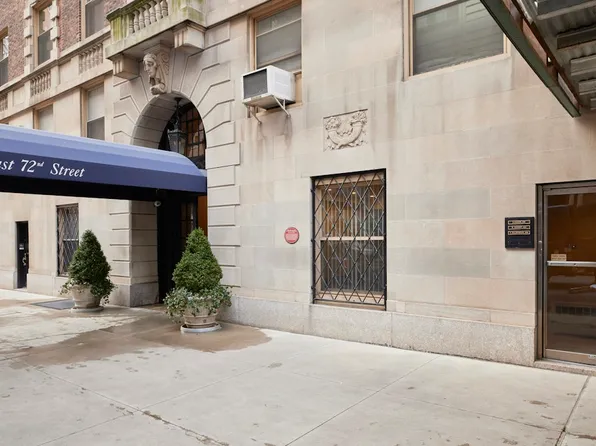 155 East 72nd Street MAISONETTE image 17 of 18
