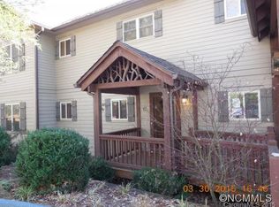 74C Hampton Gln, Sapphire, NC 28774