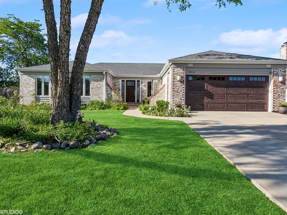 1st image of 3852 La Fontaine Ln