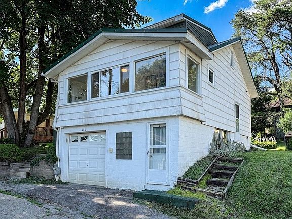 3rd image of 110 Lorraine Ave