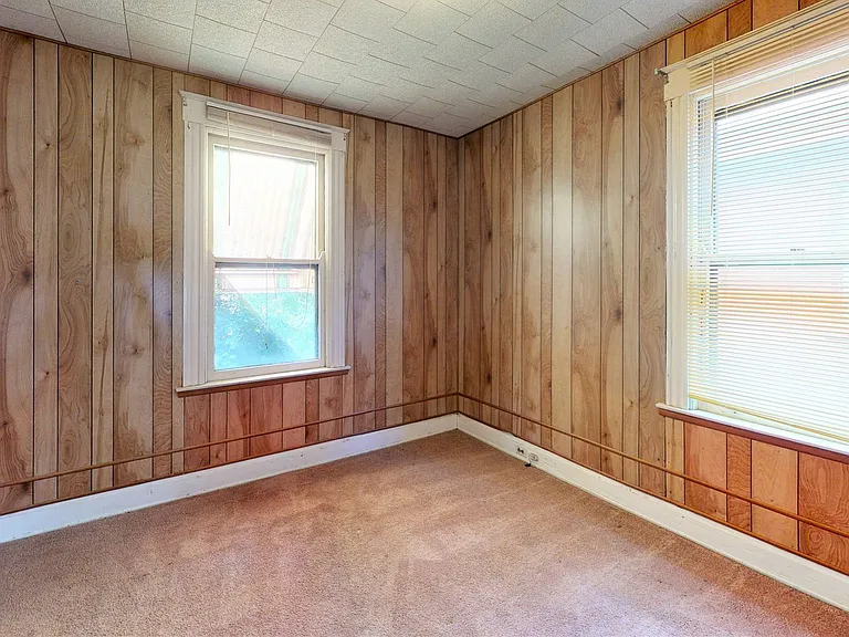 2358 Stratford Ave — Photo 12