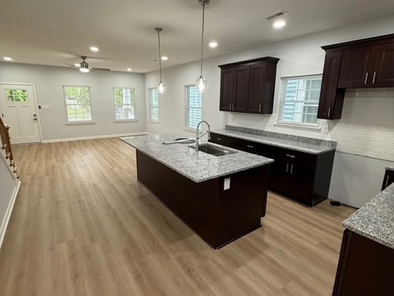 3rd image of 826 W 26th St