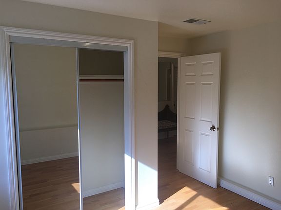 4th image of 264 Peninsula Ave