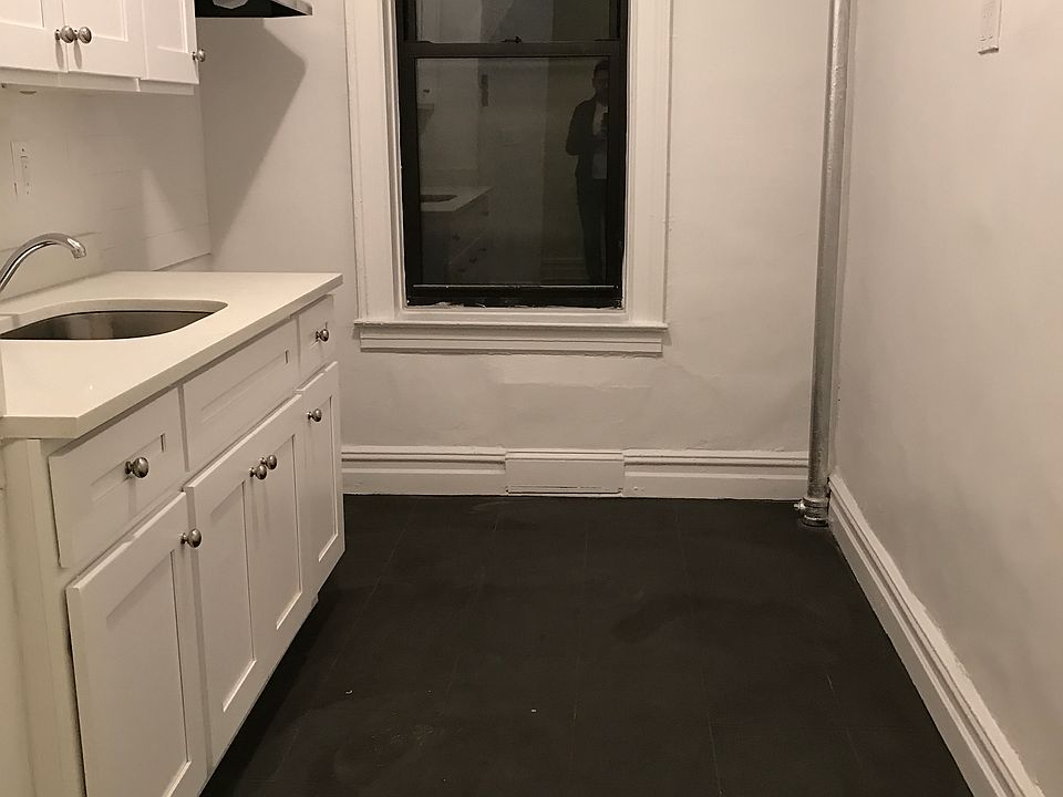 1st image of 537 Ovington Ave #17