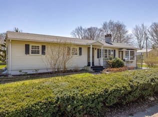 15 Suzanne Dr, Portsmouth, NH 03801
