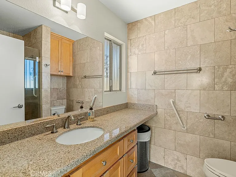 16831 S Mariposa Ave — Photo 21